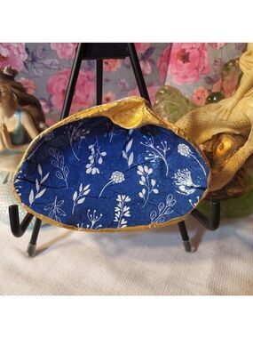 DECOUPAGE PATTERN CLAM SHELL 